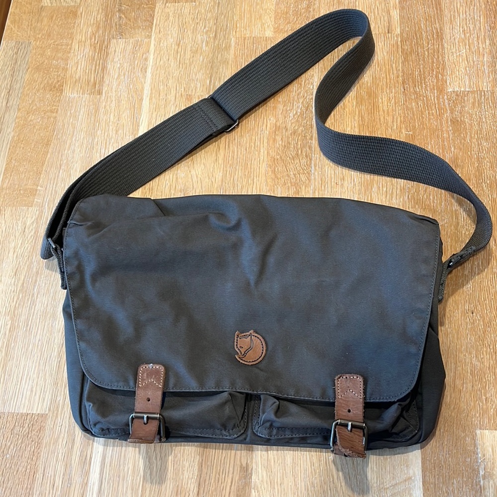 Fjallraven Ovik messenger bag